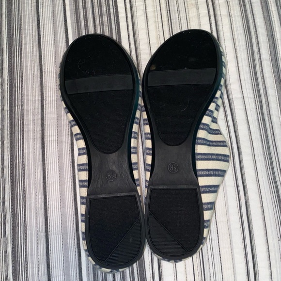 Women's Basic Slip On Casual Shoes Ballet Style White Blue Stripe Sz 8.5 - Picture 6 of 13